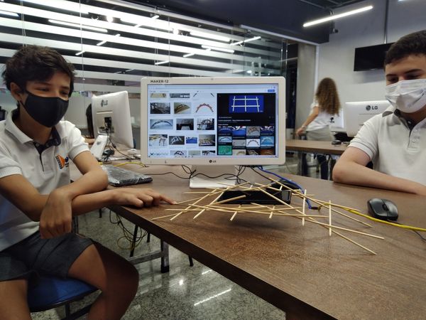 Escola Primeiro Mundo 