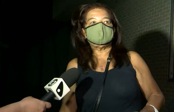 Moradores precisaram sair de casa após incêndio na Serra