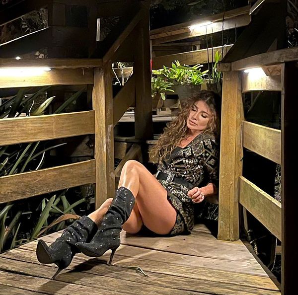 A cantora Paula Fernandes está cobrando menos por seus shows