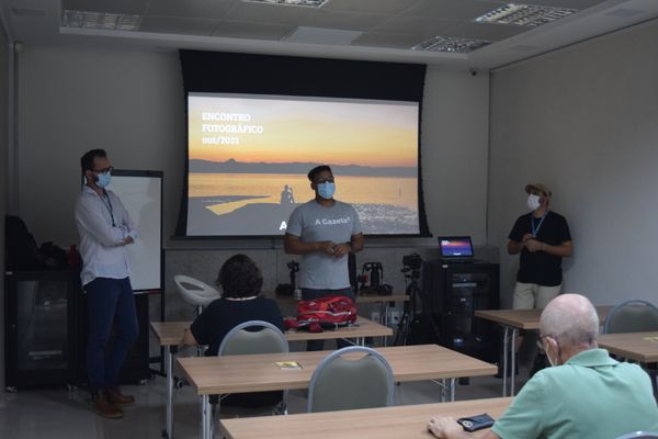 Apresentação da  equipe de A ga por A Gazeta