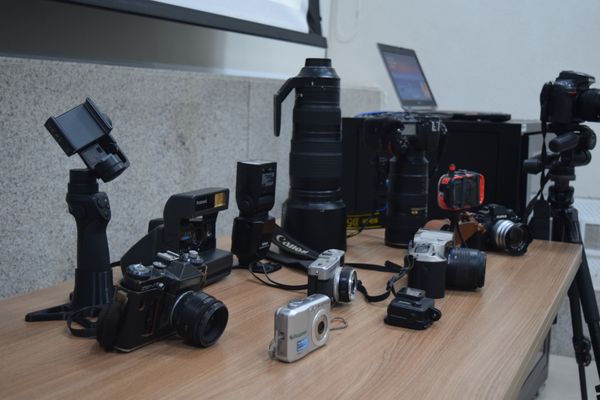Equipamentos para demonstração durante encontro fotográfico com assinantes de A Gazeta por A Gazeta