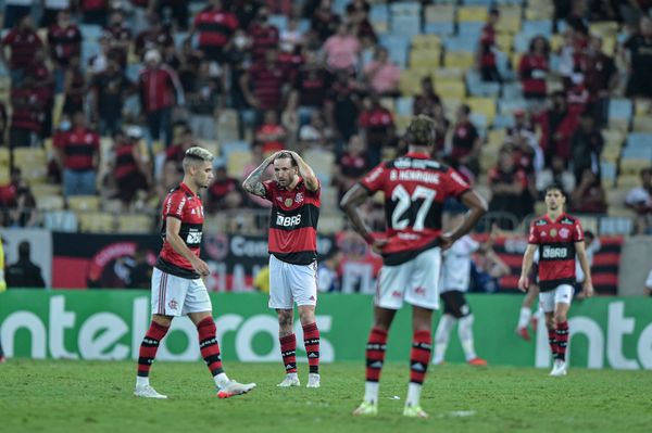 Flamengo foi engolido pelo Athletico-PR no Maracanã