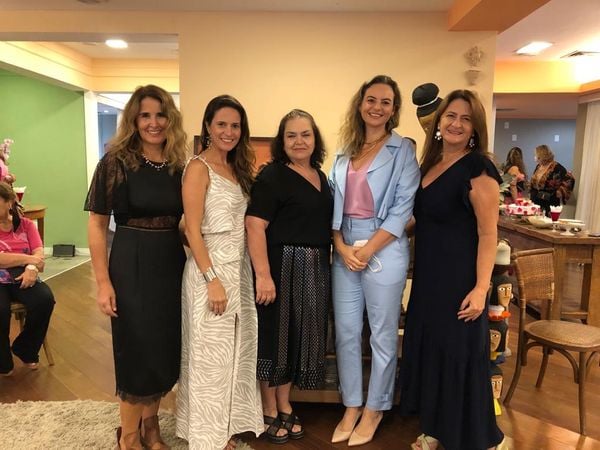 Zezé Monteiro, Andrea de Pinho, Dora Daher, Olivia Podestá e Cristina Altoé