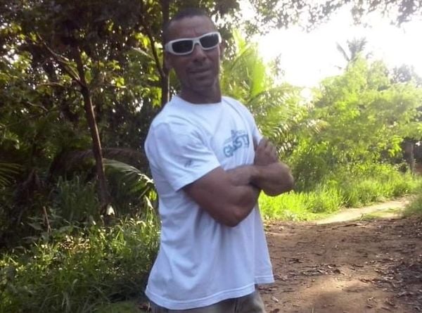 Erasmo Pereira Alves, de 49 anos, foi atingido por três tiros: na cabeça, no tórax e nas costas