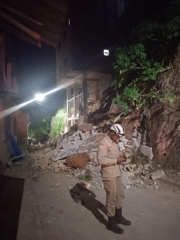 Laje desabou em i por Telespectador | TV Gazeta