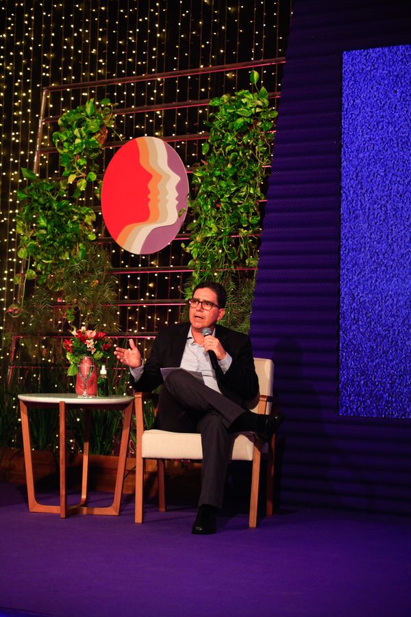 Para o gerente geral de Pessoas, Saúde e Segurança da ArcelorMittal, Rodrigo Gama, as mulheres são fundamentais porque elas vão fazer uma empresa melhor, uma cidade melhor e um mundo melhor.