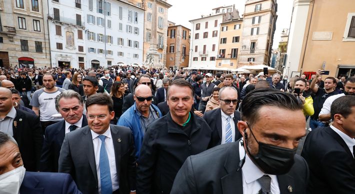 Relatos sobre agressões foram feitos por meio de textos e vídeos divulgados por profissionais da imprensa que estavam na capital italiana