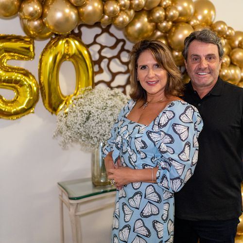 A data foi comemorada em 'petit comité', na casa de sua irmã Karla Toríbio Pimenta, na Praia do Canto, neste sábado (30)