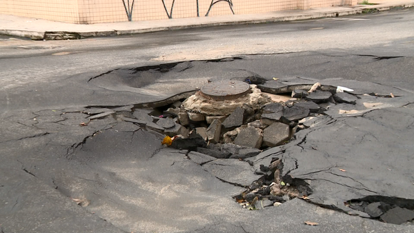 Em meio a feriadão, chuva forte alaga ruas em Guriri por Rafael Verly | TV Gazeta Norte