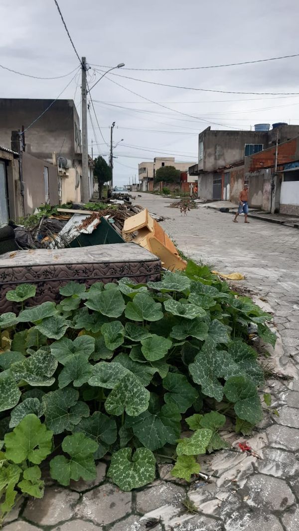 Em meio a feriadão, chuva forte alaga ruas em Guriri por Rafael Verly | TV Gazeta Norte