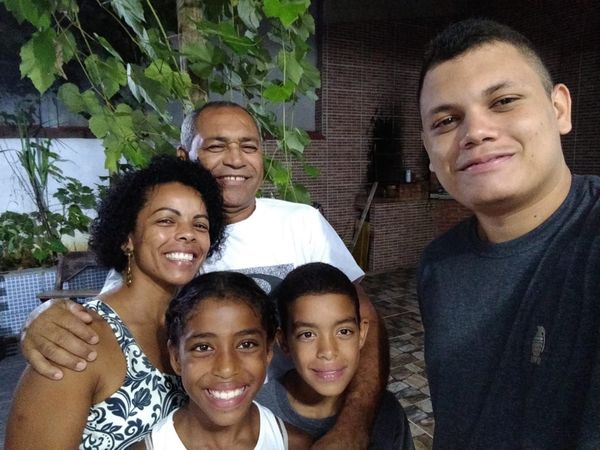 Luiz Moreira com a família: saudades todos os dias