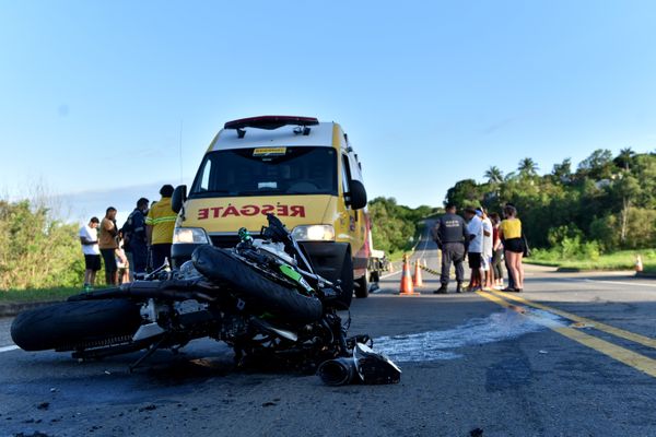 Motociclista morre em acidente na Rodosol por Fernando Madeira