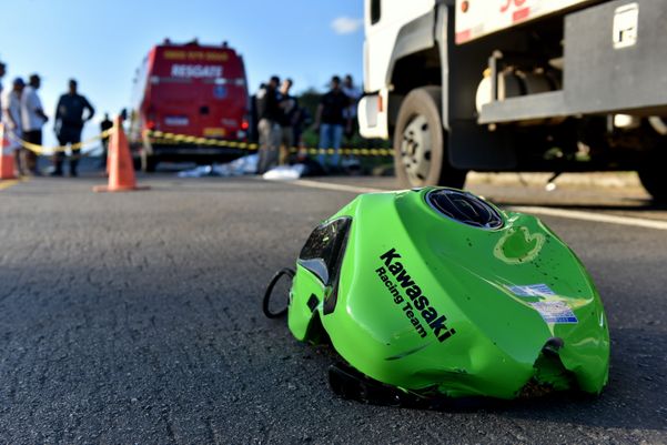 Motociclista morre em acidente na Rodosol por Fernando Madeira