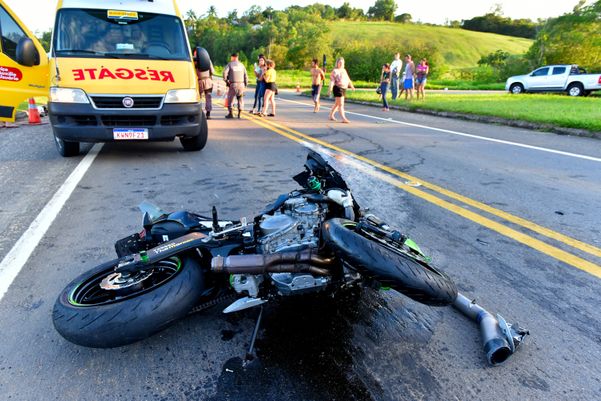 Motociclista morre em acidente na Rodosol por Fernando Madeira