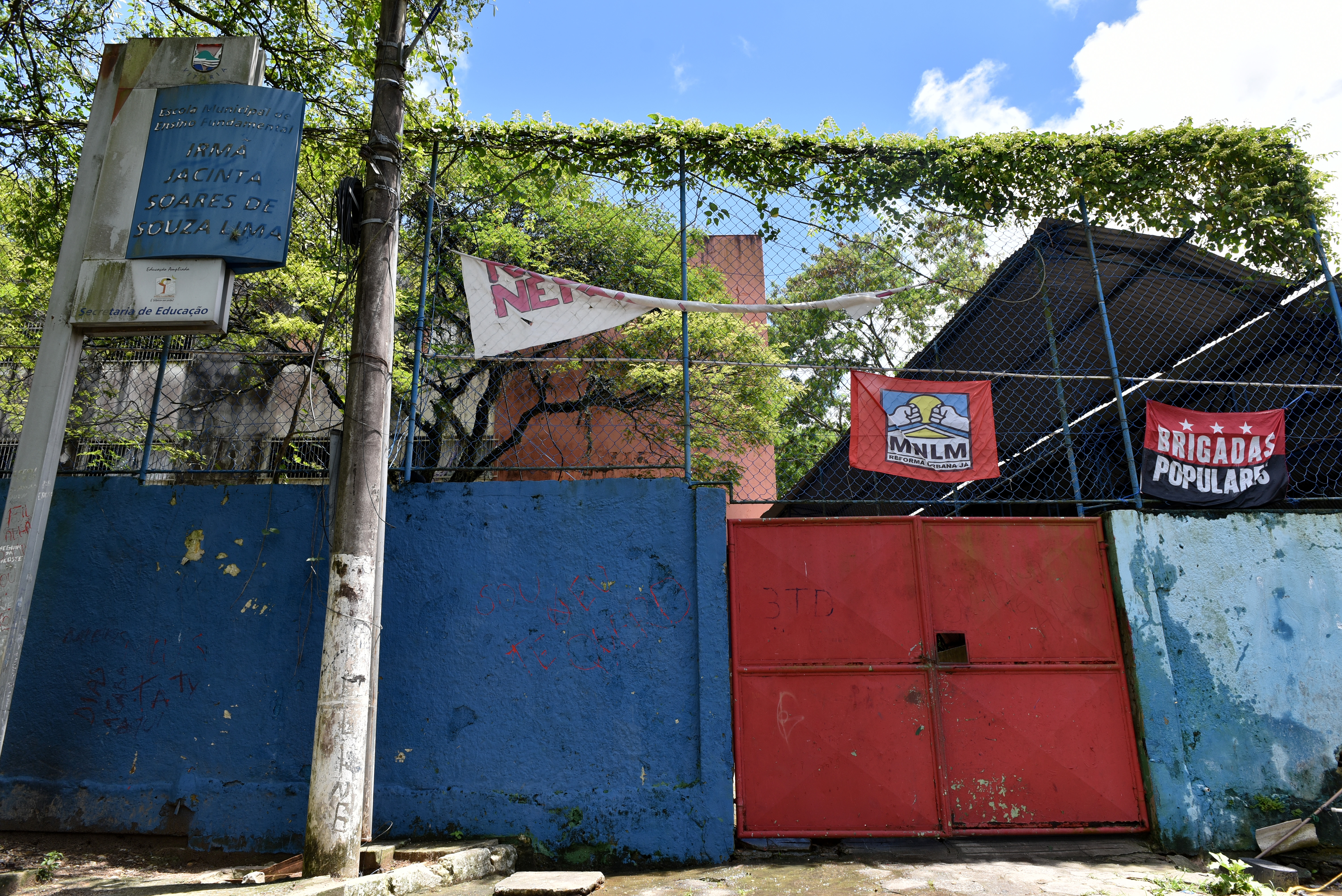 Ocupação Chico Prego - Justiça dá 10 dias para famílias sem casa desocuparem escola desativada Jacinta Soares de Souza Lima, no Romão, em Vitória