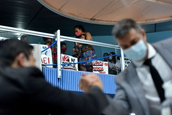 Moradores de ocupação fazem protesto na Câmara de Vitória por Fernando Madeira