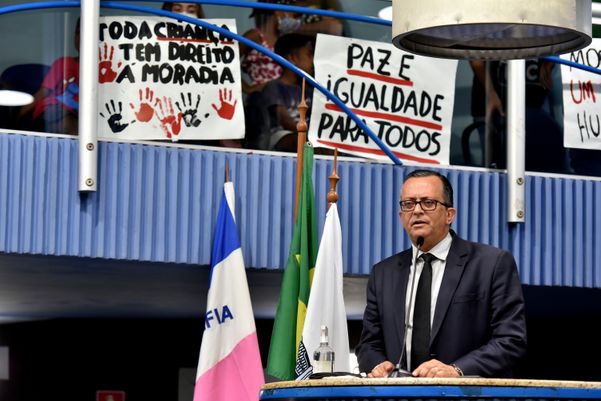 Moradores de ocupação fazem protesto na Câmara de Vitória por Fernando Madeira