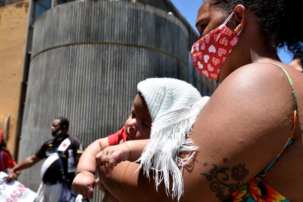 Moradores de ocupação fazem protesto na frente da Prefeitura de Vitória por Fernando Madeira