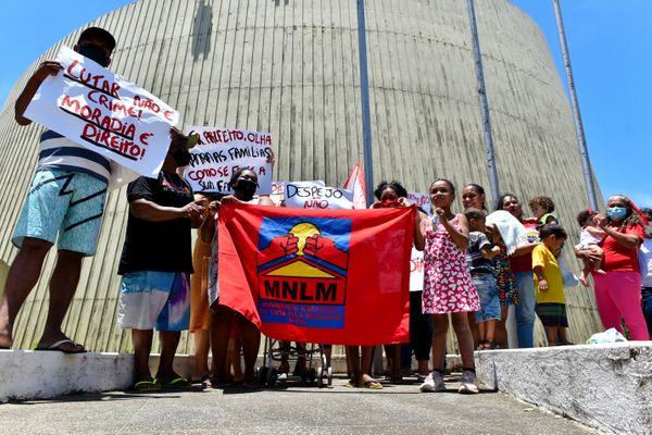 Moradores de ocupação fazem protesto na frente da Prefeitura de Vitória por Fernando Madeira