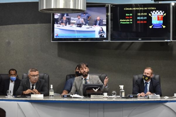 Moradores de ocupação fazem protesto na frente da Prefeitura de Vitória por Fernando Madeira