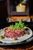 Steak tartare trufado sobre molho tonnato do Menu de Primavera 2021 do restaurante Oriundi
