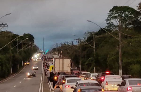 Acidente gerou interdição na Serra