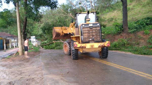 Chuva causa estragos em Itarana, Noroeste do Estado. por Defesa Civil | Itarana