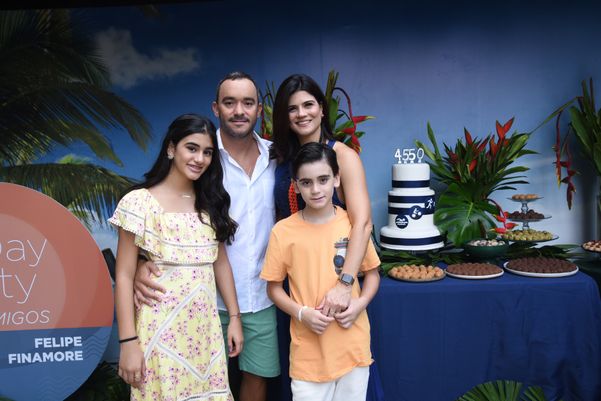 Felipe e Fernanda Finamore e os filhos Luana e Felipinho