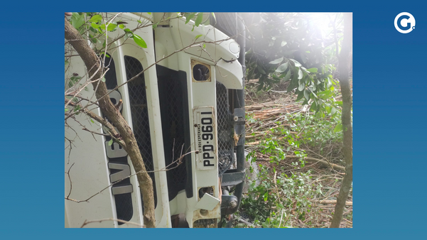 Acidente envolvendo caminhão da Prefeitura de Boa Esperança.