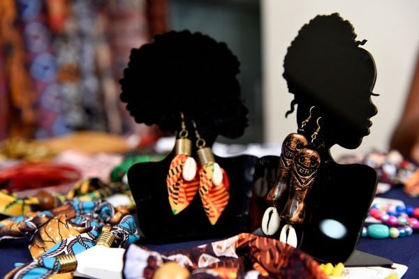 Dandaras, feira de incentivo ao empreendedorismo da mulher negra, no térreo da Assembleia Legislativa por Fernando Madeira