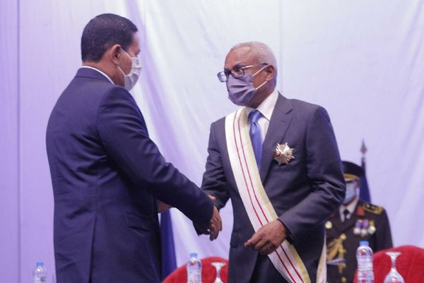 O vice Mourão em posse do presidente de Cabo Verde