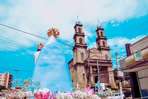 Igreja Matriz, em Castelo, Sul do ES por Pastoral de Comunicação Paróquia Nossa Senhora da Penha Castelo ES