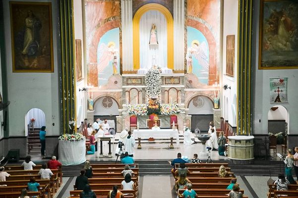 Igreja Matriz, em Castelo, Sul do ES por Pastoral de Comunicação Paróquia Nossa Senhora da Penha Castelo ES