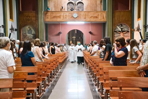 Igreja Matriz, em Castelo, Sul do ES por Pastoral de Comunicação Paróquia Nossa Senhora da Penha Castelo ES