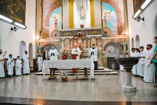 Igreja Matriz, em Castelo, Sul do ES por Pastoral de Comunicação Paróquia Nossa Senhora da Penha Castelo ES