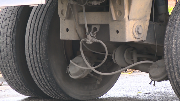 Motoristas adulteram freio de caminhões.