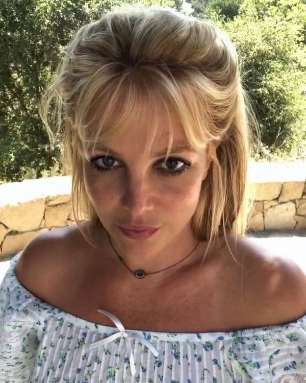 Britney Spears comemora fim da tutela do pai James P. Spears