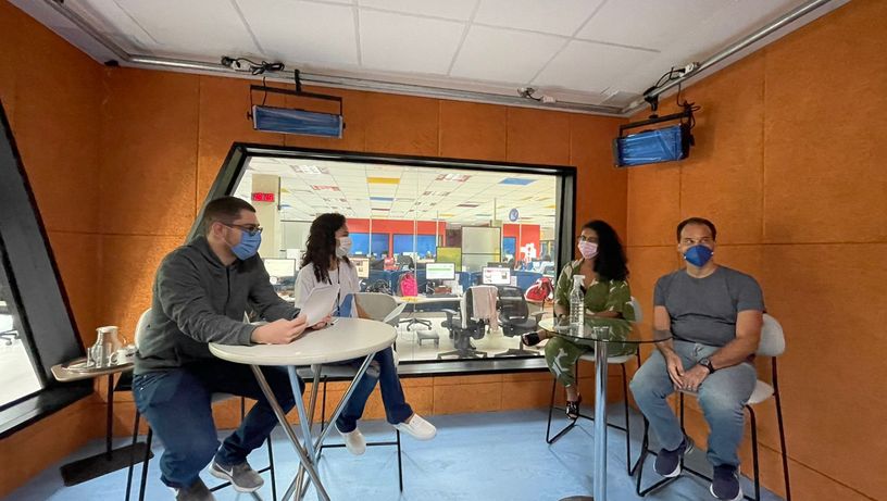 Residentes e convidados na gravação do podcast Papo Residência