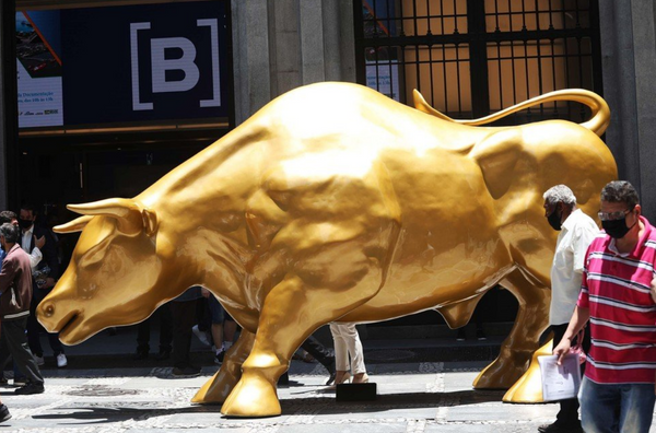O touro de ouro da B3 foi instalado no centro da capital paulista nesta semana 