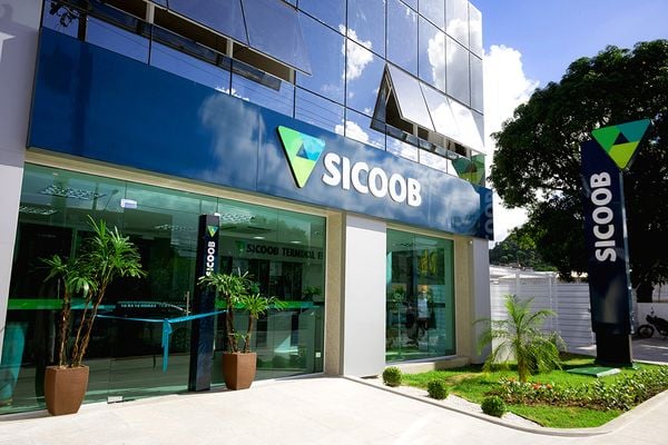 Agência do Sicoob ES na Avenida Vitória: cooperativa chegou à soma de R$ 11,1 bilhões em ativos.