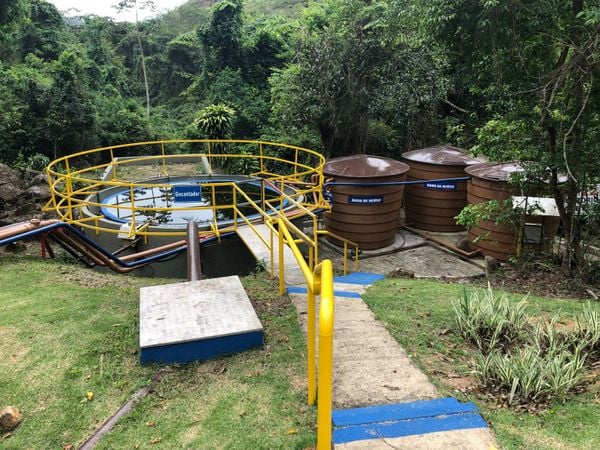 Decantador e reservatórios de água de reúso no Maanaim: água é reaproveitada para regar plantas, usar em descargas de banheiros e realizar limpeza em geral
