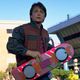 Marty McFly (Michael J. Fox) com o skate em 'De Volta para o Futuro 2'