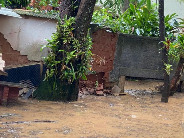 Chuva forte provoca alagamentos e estragos em Mimoso do Sul por Prefeitura de Mimoso do Sul