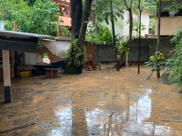 Chuva forte provoca alagamentos e estragos em Mimoso do Sul por Prefeitura de Mimoso do Sul