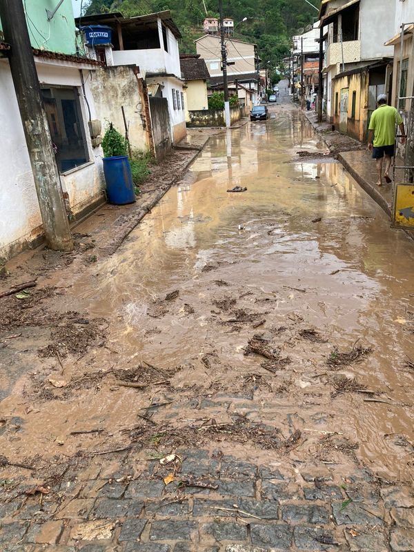 Chuva forte provoca alagamentos e estragos em Mimoso do Sul por Prefeitura de Mimoso do Sul