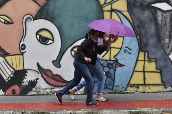 Jovens correm para não perder a prova do Enem 2021 na Faesa por Ricardo Medeiros