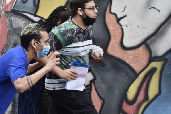 Jovens correm para não perder a prova do Enem 2021 na Faesa por Ricardo Medeiros