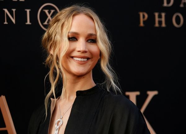 A atriz Jennifer Lawrence afirmou que não pretende dar entrevistas sobre seu filho