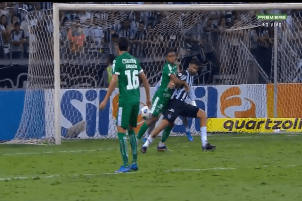 Arbitragem marcou pênalti em Diego Costa