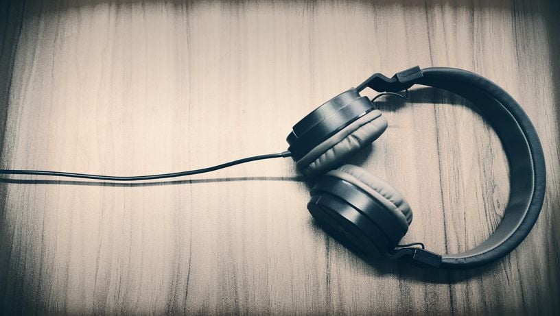 Compras na Black Friday: prós e contras de headphones com e sem fio
